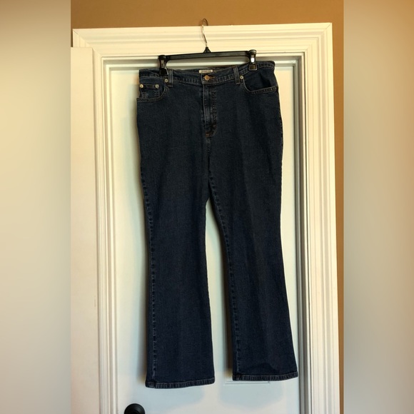 St. John's Bay Denim - ST. JOHN’S BAY - L Sz 14P Stretch Bootcut Jeans. 98% cotton, 2% spandex. NICE!